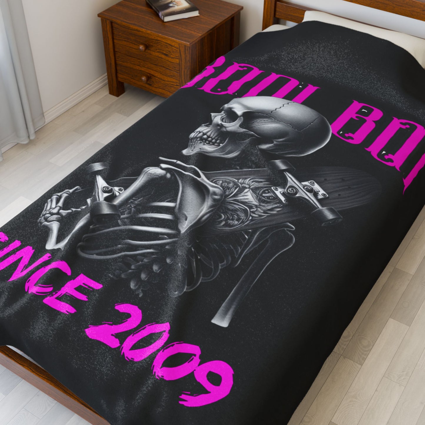Skeleton Skateboarder Plush Blanket, Cozy Throw for Halloween, Gifts for Skaters, Bedroom Decor, Soft Plush Blanket with Skull Design